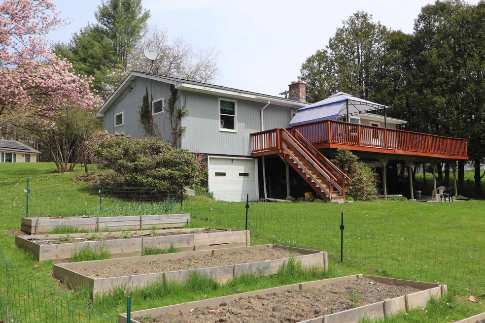 127 Stone Crest Ave, White River Junction, VT 05001 - photo 1