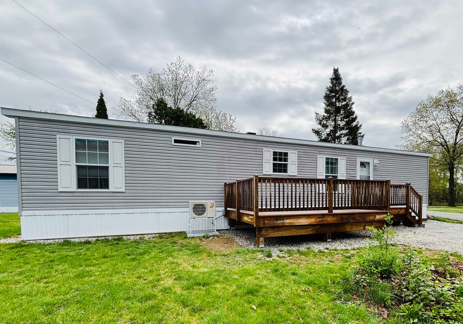 545 Elm St unit 6, Milford, NH 03055 - photo 1