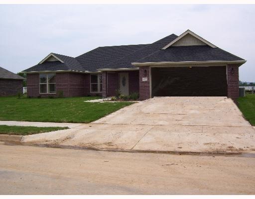 2306 Stonecrest Dr, Fayetteville, AR 72701 - photo 1