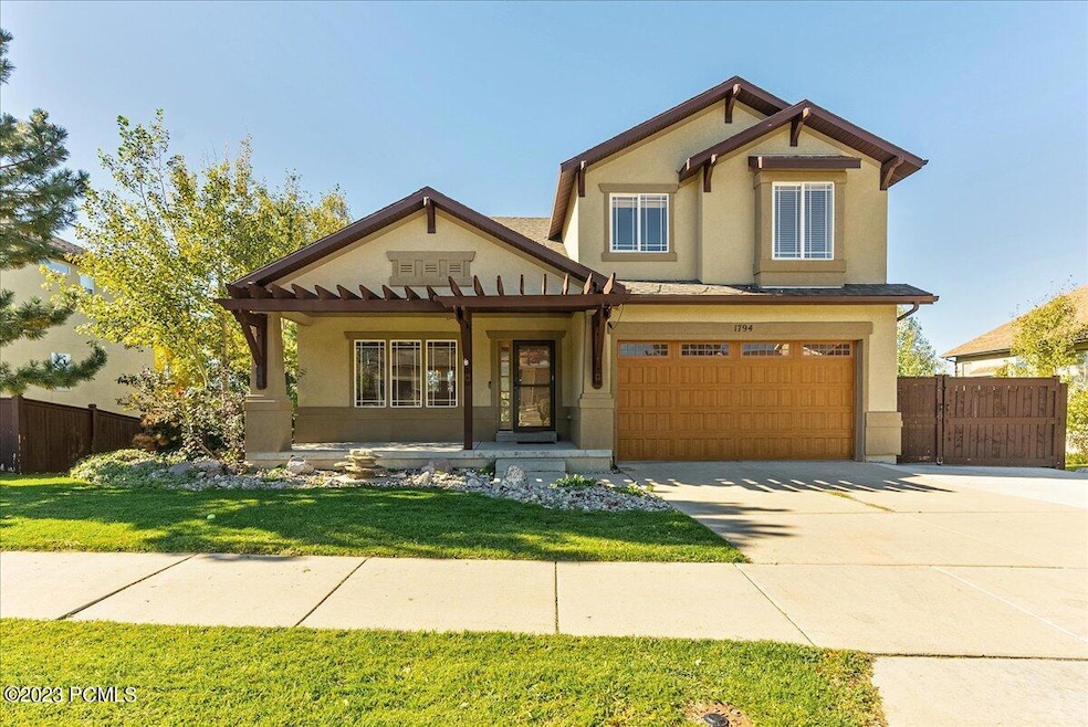 01 Exterior Front-1