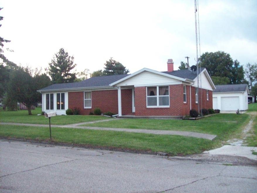 40 7th St SE, Linton, IN 47441 - photo 1