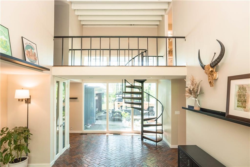 3121 SW 30th St, Des Moines, IA 50321 - photo 1