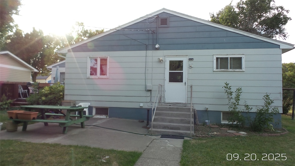116 4th St N, Cascade, MT 59421 - photo 1