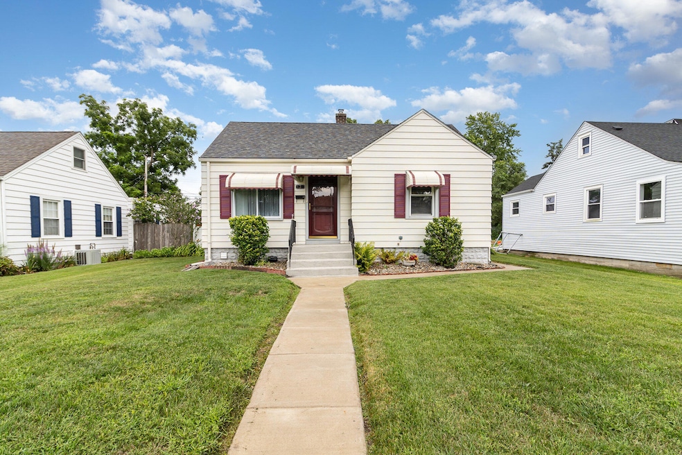 137 N Raymond St, Griffith, IN 46319 - photo 1