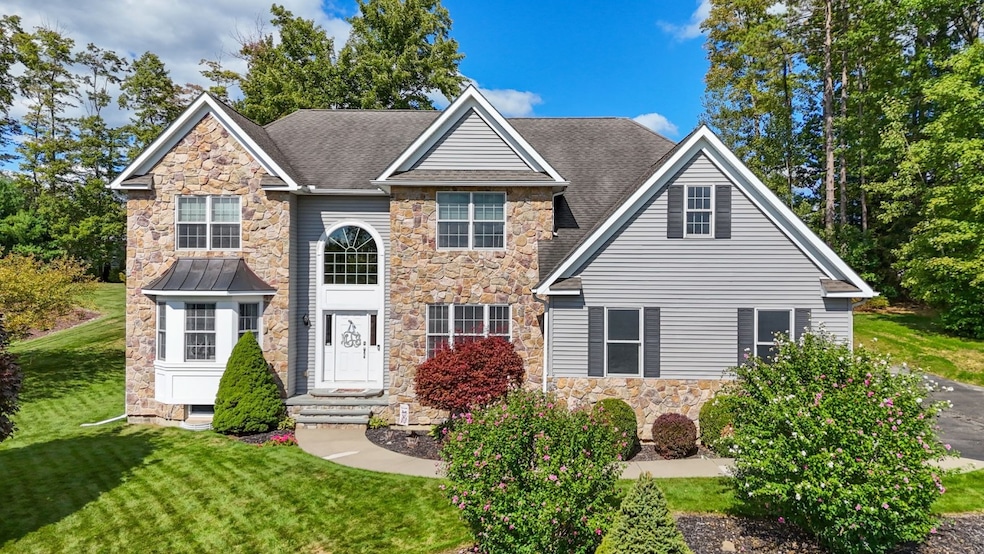 Under Contract $559,900