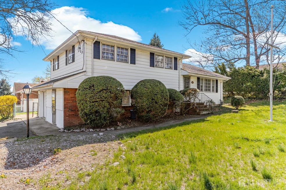 35 Grandview Ave, Edison, NJ 08837 - photo 1