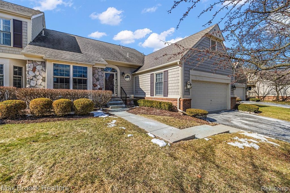 2478 Wildbrook Run, Bloomfield Hills, MI 48304 - photo 1