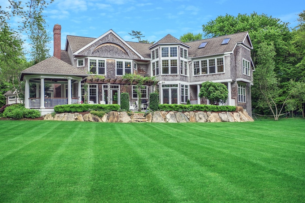 7 Fremont St, South Dartmouth, MA 02748 - photo 1