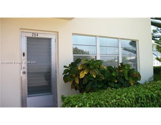 254 Camden K unit 254, West Palm Beach, FL 33417 - photo 1