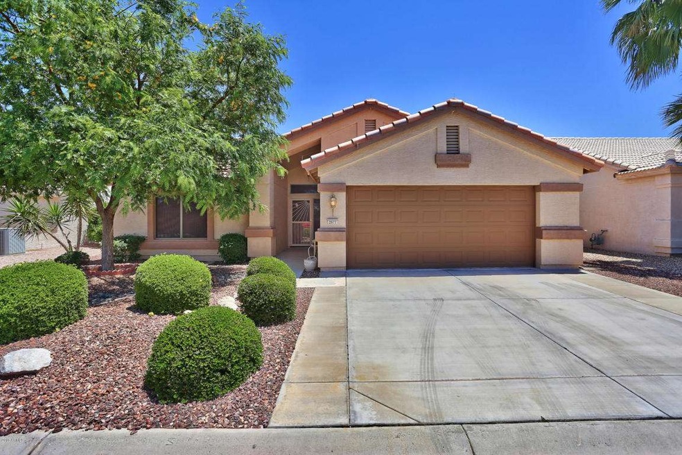 2977 Front_of_Home2