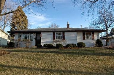 104 Toro Cir, Carpentersville, IL 60110 - photo 1