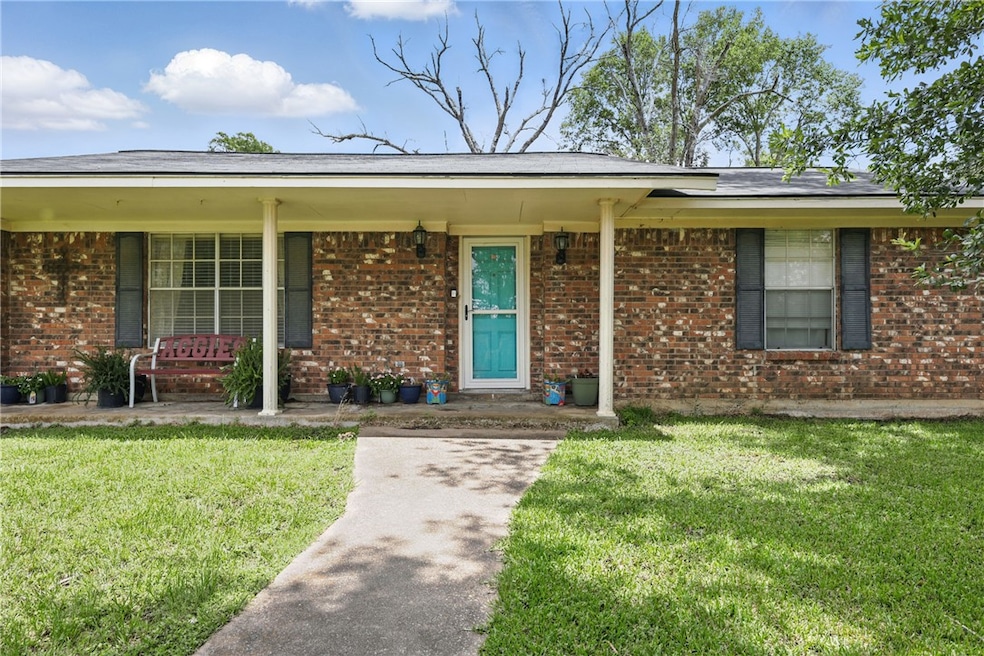 View of front of house with covered porch, a front
