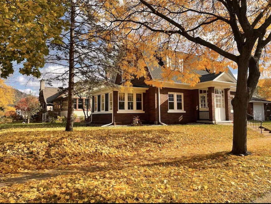 103 21st St S, La Crosse, WI 54601 - photo 1