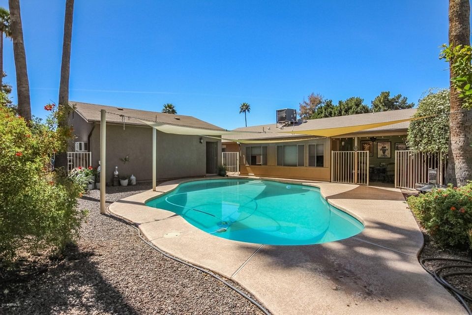 Pool & Detached Garage