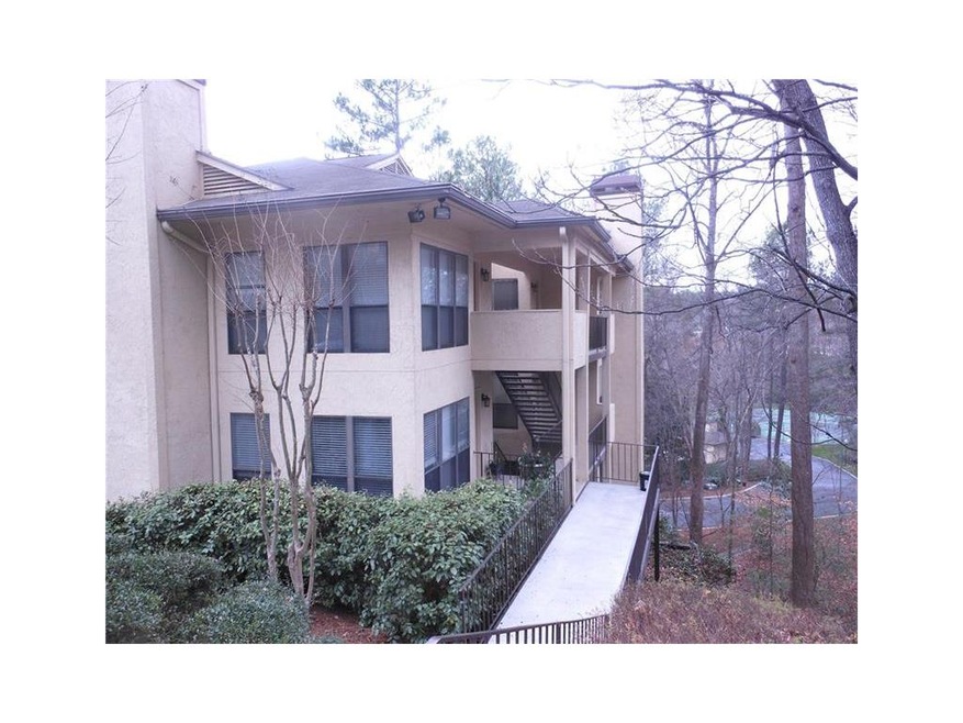 Charming Condo minutes to the New Braves Stadium