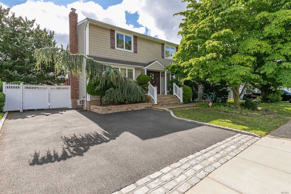 3997 Wellwood Rd, Seaford, NY 11783 - photo 1