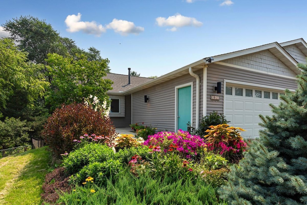 1011 Poplar St, Northfield, MN 55057 - photo 1