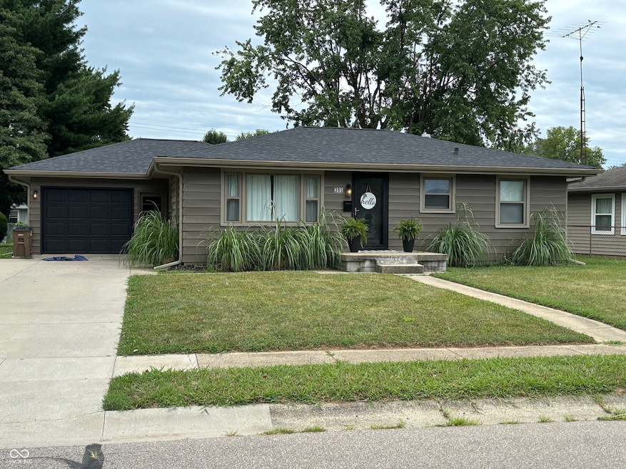 385 S Brooks St, Columbus, IN 47201 - photo 1