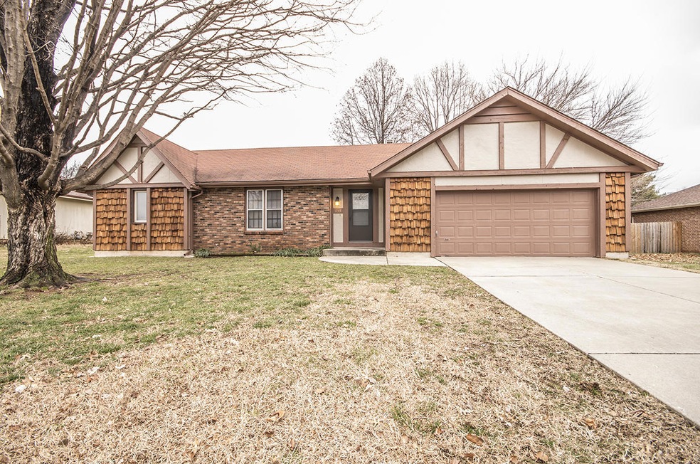 1115 W Wayland
