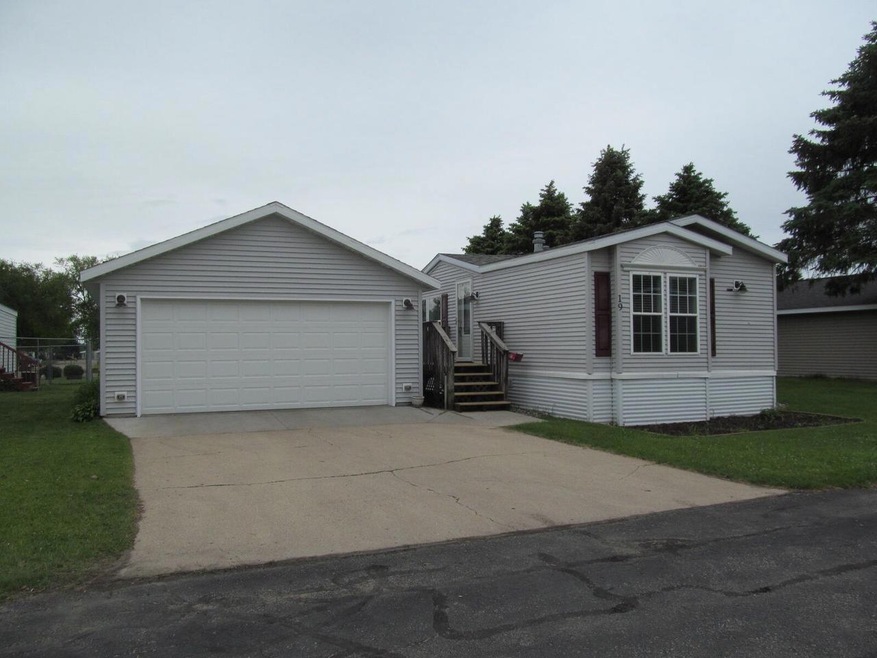 19 Westminster Ave, Holmen, WI 54636 - photo 1