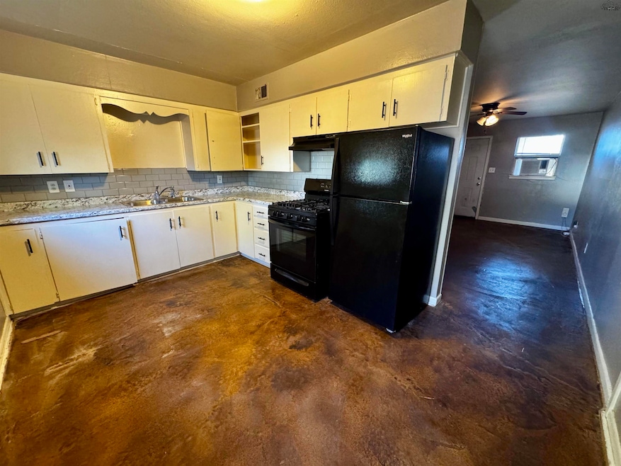 409 Park St unit G, Burkburnett, TX 76354 - photo 1