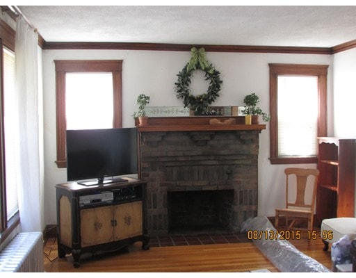 56 Edgecliff Rd unit 1, Watertown, MA 02472 - photo 1