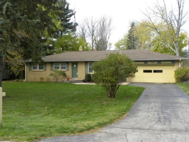 2858 W Trail Ln front