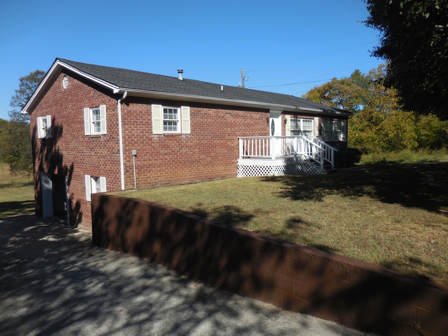 1027 Lake Rd, Tunnel Hill, GA 30755 - photo 1