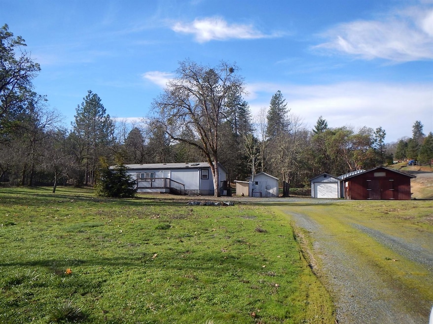 670 Saratoga Way, Grants Pass, OR 97526 - photo 1