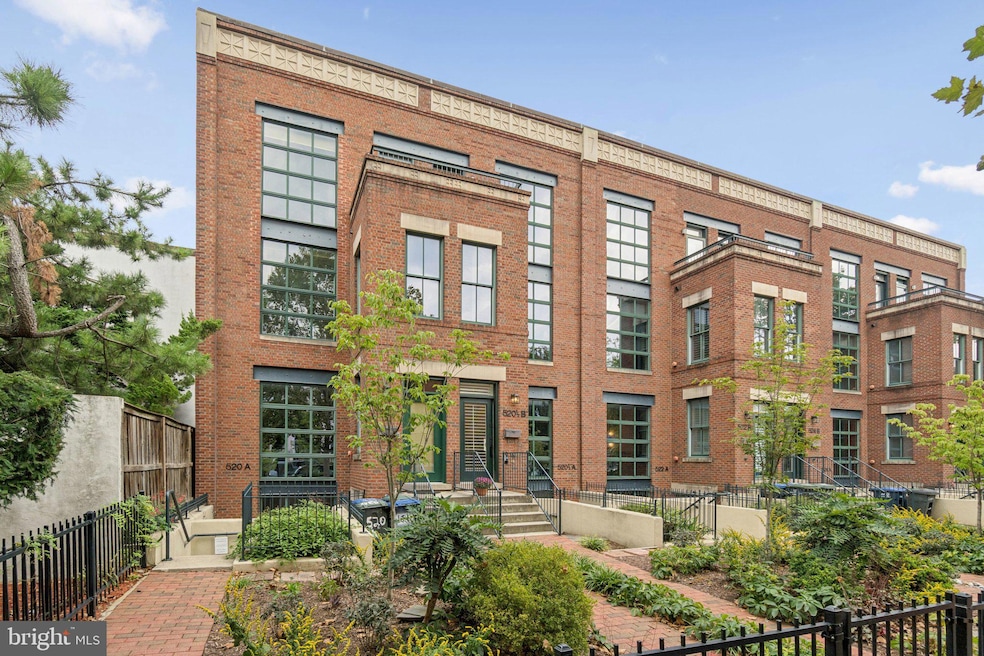520 1 2 13th St SE unit B, Washington, DC 20003 - photo 1