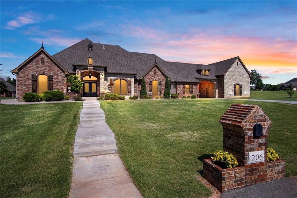 206 N Riverside Dr, Moore, OK 73160 - photo 1