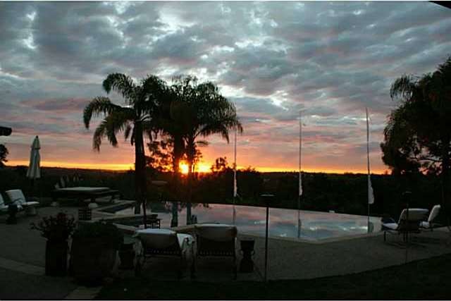 Spectacular sunsets and distant ocean views!