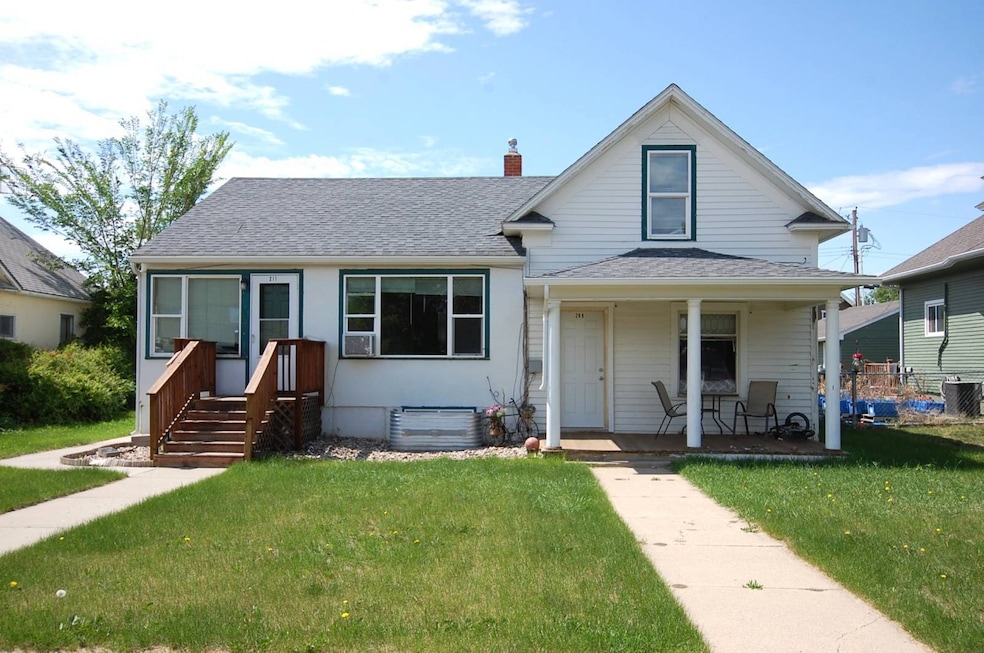 211 & 209 2nd Ave SW