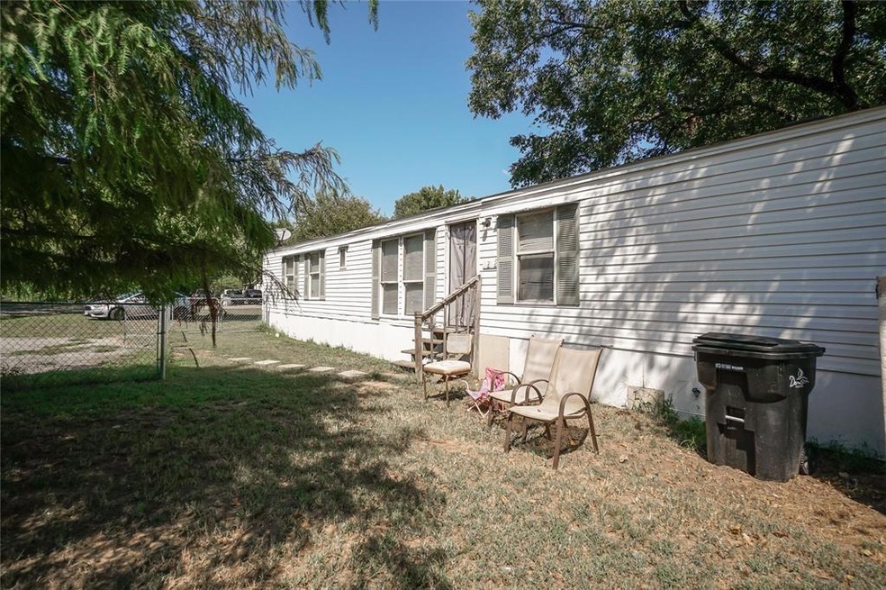 2202 Railroad Blvd, Denison, TX 75020 - photo 1