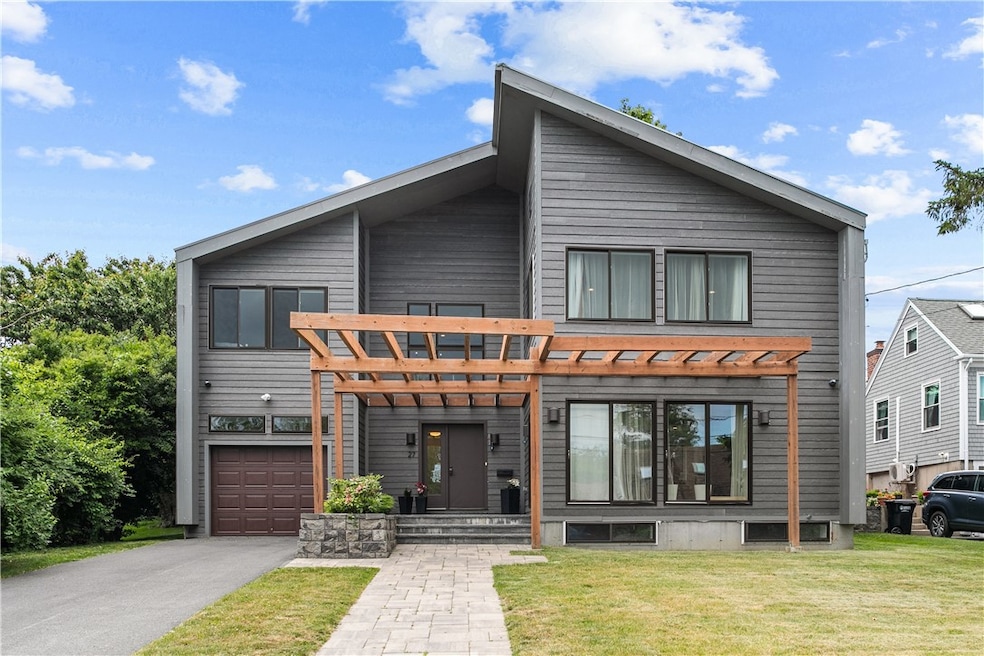 27 Weatherly Ave, Newport, RI 02840 - photo 1