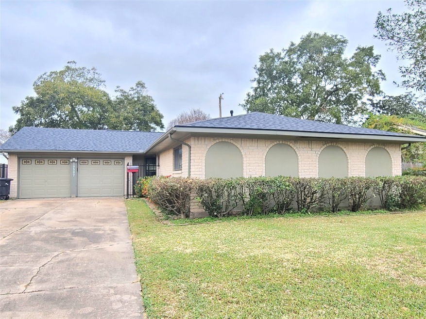 10507 Kirklane Dr, Houston, TX 77089 - photo 1