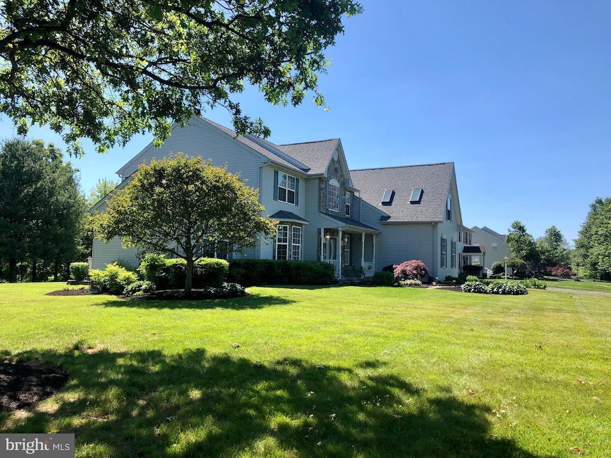 2302 Mcarthur Dr, Hatfield, PA 19440 - photo 1