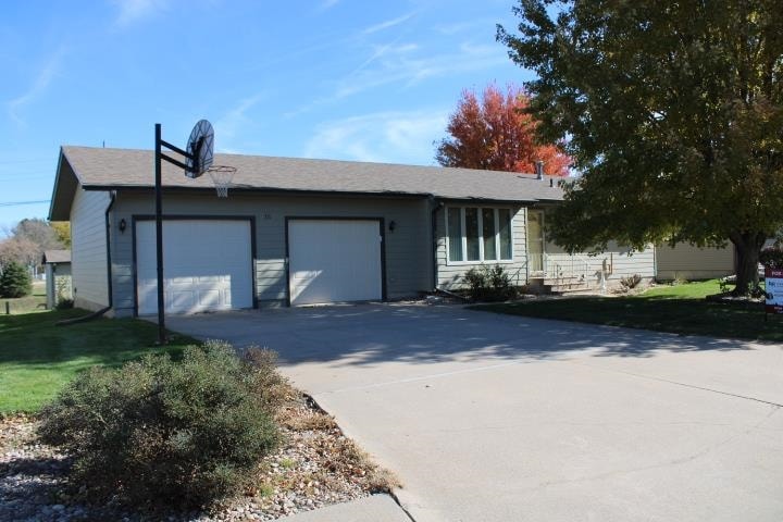 1500 Apache Ave, Hastings, NE 68901 - photo 1