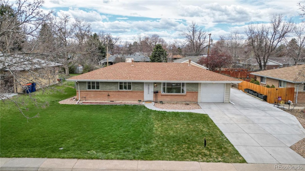 391 Lansing St, Aurora, CO 80010 - photo 1