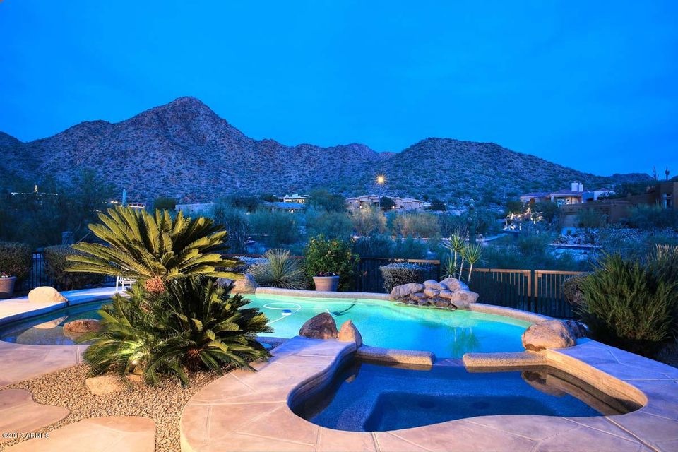 Night-Spa-Pool Mountain View