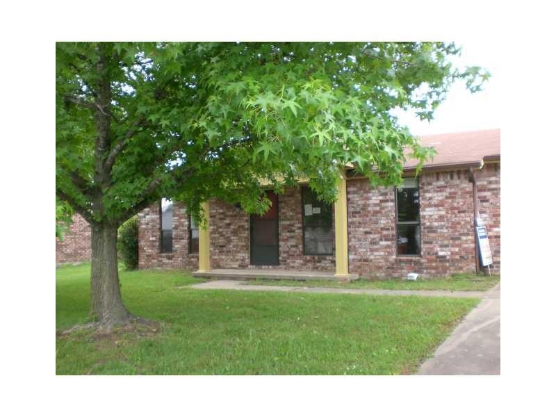 1049 S Emily Dr, Fayetteville, AR 72701 - photo 1