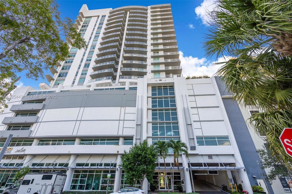 Strada 315 unit 1805, Fort Lauderdale, FL 33301 - photo 1
