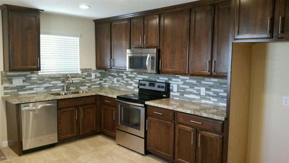 All new kitchen with GRANITE!!