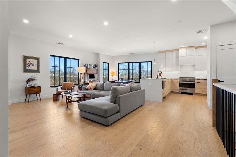 Sold $955,000 • Co-Listing Agent