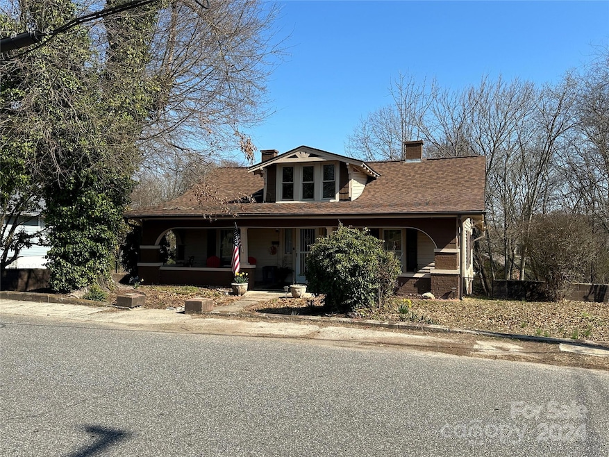 161 27th St SW, Hickory, NC 28602 - photo 1