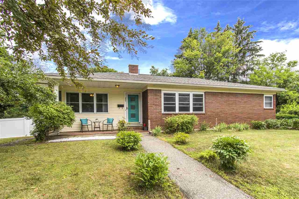 226 S Main St, Newmarket, NH 03857 - photo 1