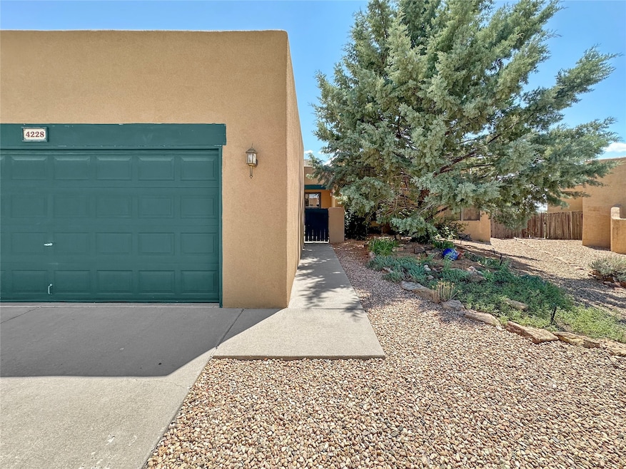 4228 Roadrunner Ln, Santa Fe, NM 87507 - photo 1