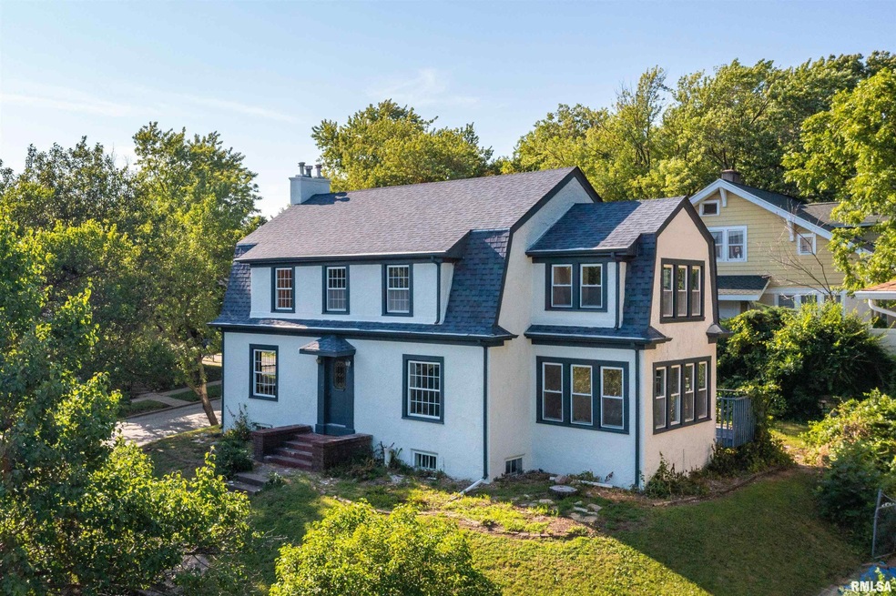 1200 E 9th St, Davenport, IA 52803 - photo 1