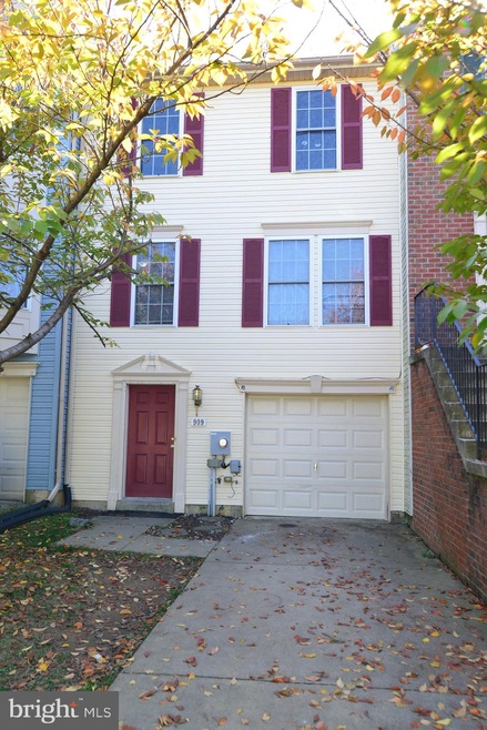 909 Mercer Dr, Hagerstown, MD 21742 - photo 1