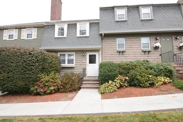 17 Hawser Ln, Swampscott, MA 01907 - photo 1